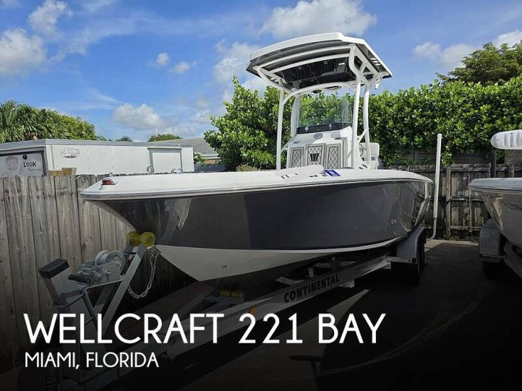 2020 Wellcraft 221 bay