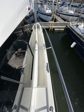 2021 Bavaria R40 33