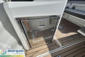 Jeanneau Cap Camarat 7.5 WA S3 - cockpit fridge
