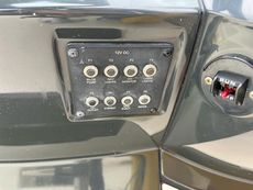 Quicksilver 555 activ cabin