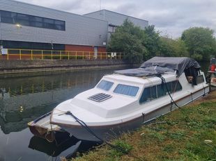 27FT NORMAN CENTER COCKPIT