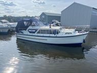 Broom Ocean 30