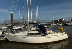 1979 Island Plastics Frigate 27