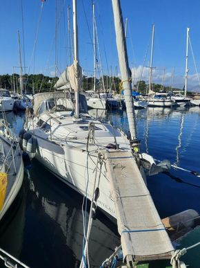 2009 Beneteau Oceanis 34 7