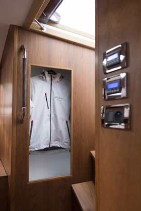 Manufacturer Provided Image: Wauquiez Pilot Saloon 48