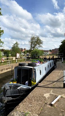 Beautiful 55ft ,2004 Narrowboat The Waves! Open plan, light & homey :)