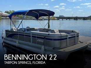 2023 Bennington S22 SS Rear Fish