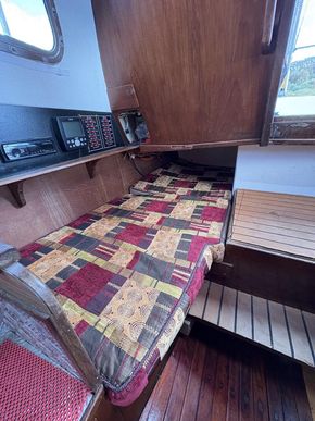 Single berth