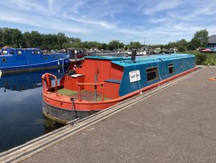 Lucy Lea 55 x10 Wide beam with mooring option at Roydon Marina Village