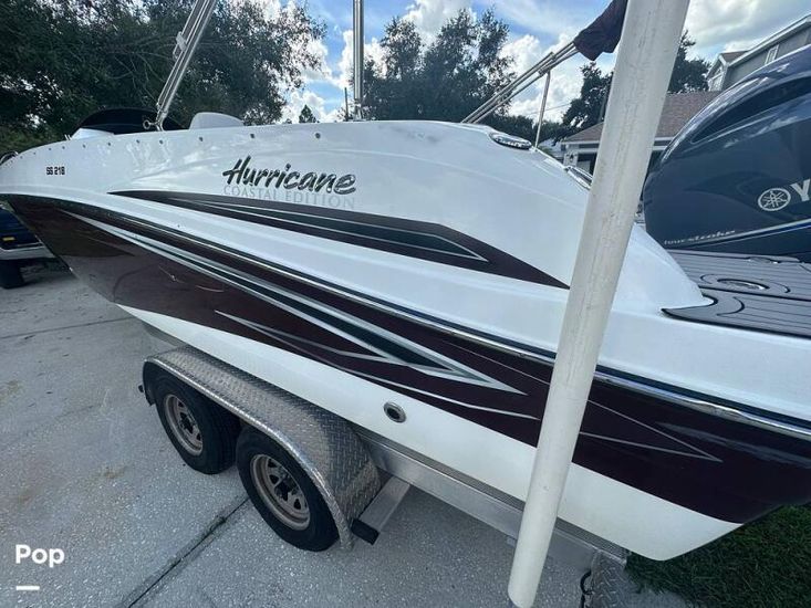 2021 Hurricane 218 fundeck