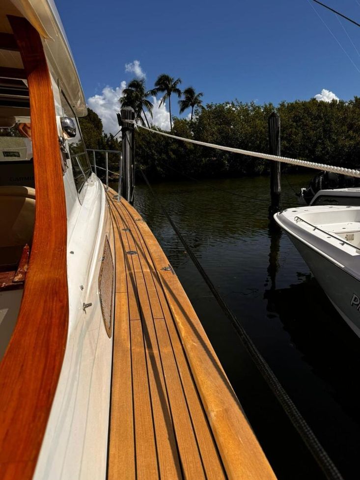 2010 Back Cove gentlemans motor yacht