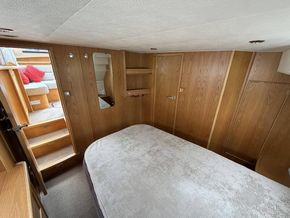 Aft double berth with en-suite