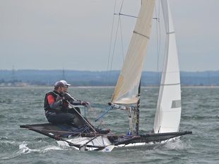 B14 carbon mast & sails