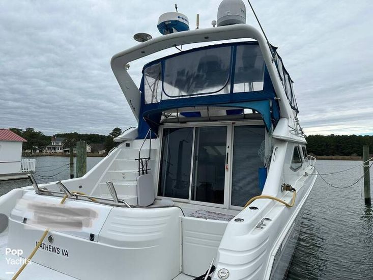 1995 Sea Ray 440 express bridge