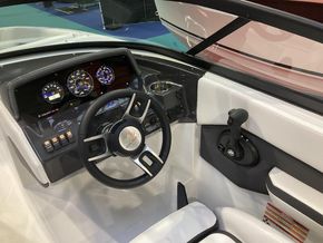 Monterey M20 Helm