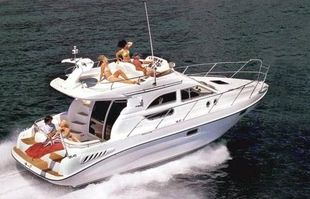 Sealine F33 (available)