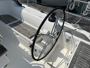 2011 Dufour  425 Grand Large 9
