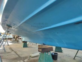 Broom Ocean 42  - Underwater Profile