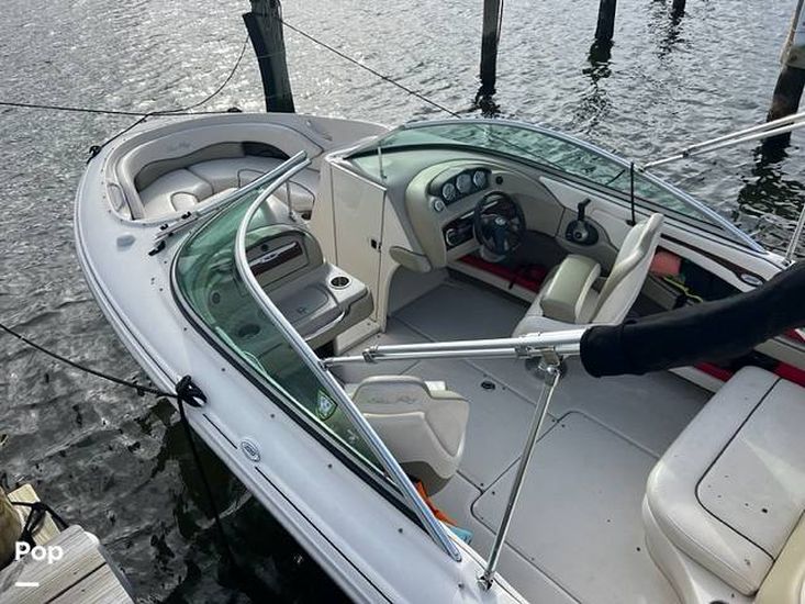 2007 Sea Ray 220 select