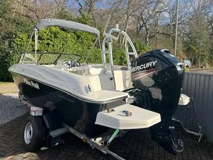2017 Bayliner Element E18