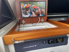 Nimbus 305 Coupe