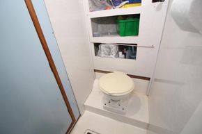Loo- further storage