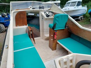 Shetland 570  - Cockpit