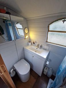 70ft Pink boat | Roof Terrace | 4 berths