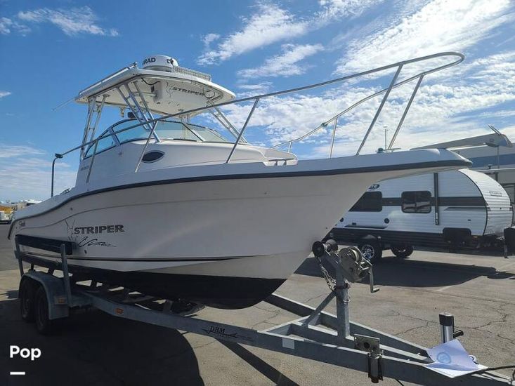 2004 Seaswirl 2301 striper