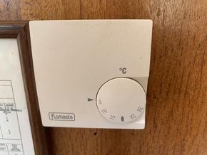 Heating thermostat 