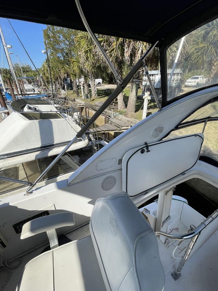 2001 Bayliner 3488 command