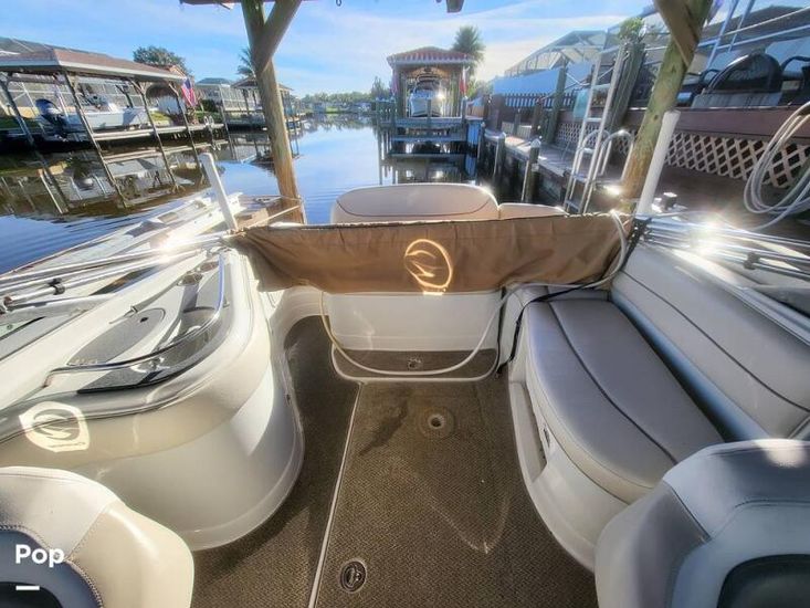 2004 Crownline 240 ex