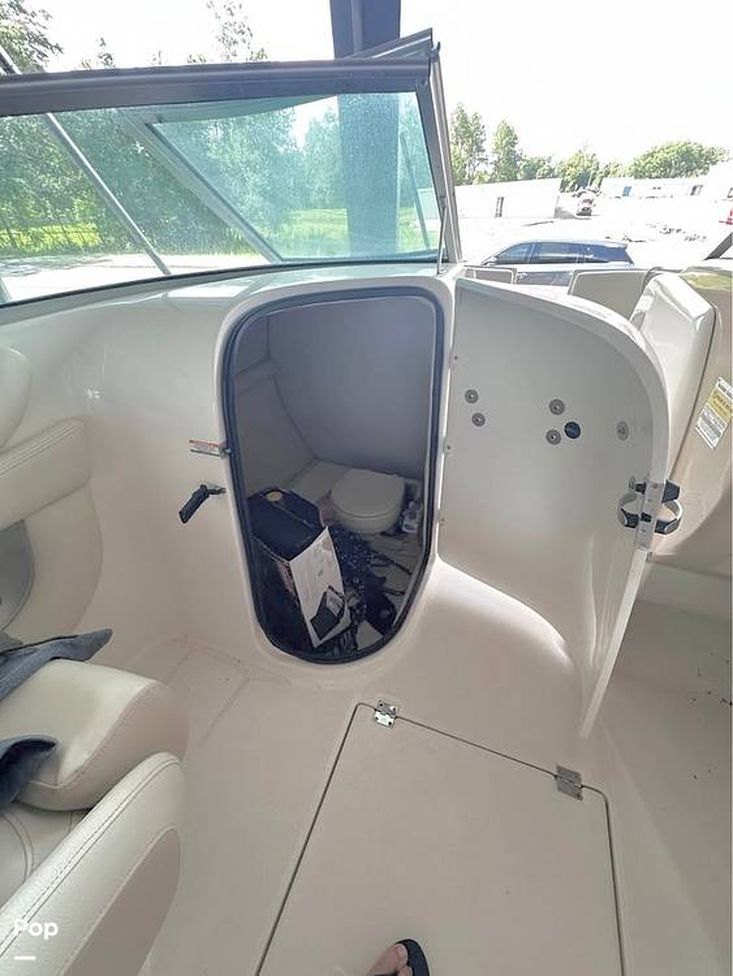 2004 Chaparral 254 sunesta