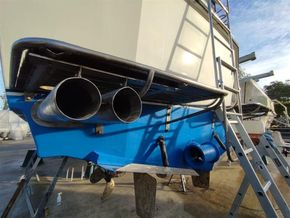 Broom Ocean 42  - Underwater Profile