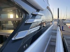 2025 Fairline Squadron 58
