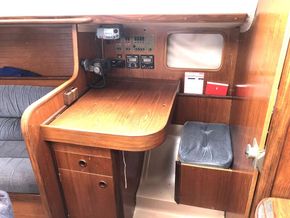 Beneteau First 305 - Chart Table