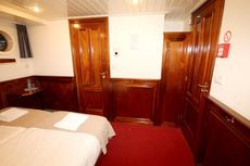 luxury hotelship with restaurant 36/100 pers.