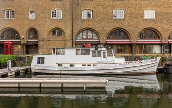 Stunning Houseboat St Katharine Docks!