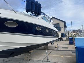 Fairline 34 Targa Port side vie