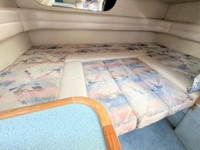 1995 Sea Ray 330 Sundancer 40