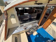 1980 Comanche 32 Motor Sailer