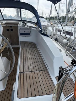 2011 Bavaria 36 Cruiser  16