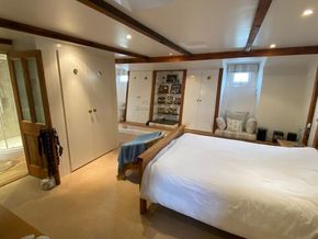 Barge Houseboat Mulberry 4 Bedroom live-aboard  - Cabin