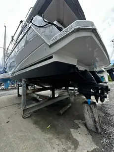 2016 Sealine C330