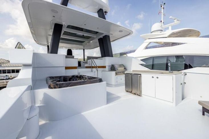 2020 Crescent Raised Pilot House
