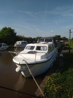 Cleo _ canal river cruiser