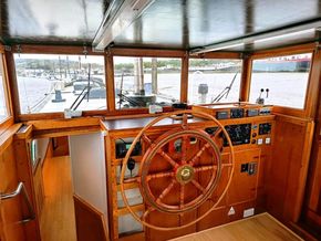 Tjalk Dutch Barge 21m Exceptional Standard - Helm