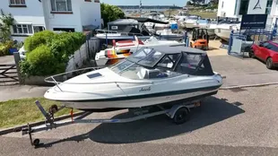 2000 Bayliner 2052 Capri Cuddy