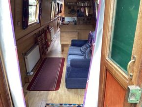 Saloon from foredeck 