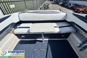 Bayliner 2252 - back seat with table
